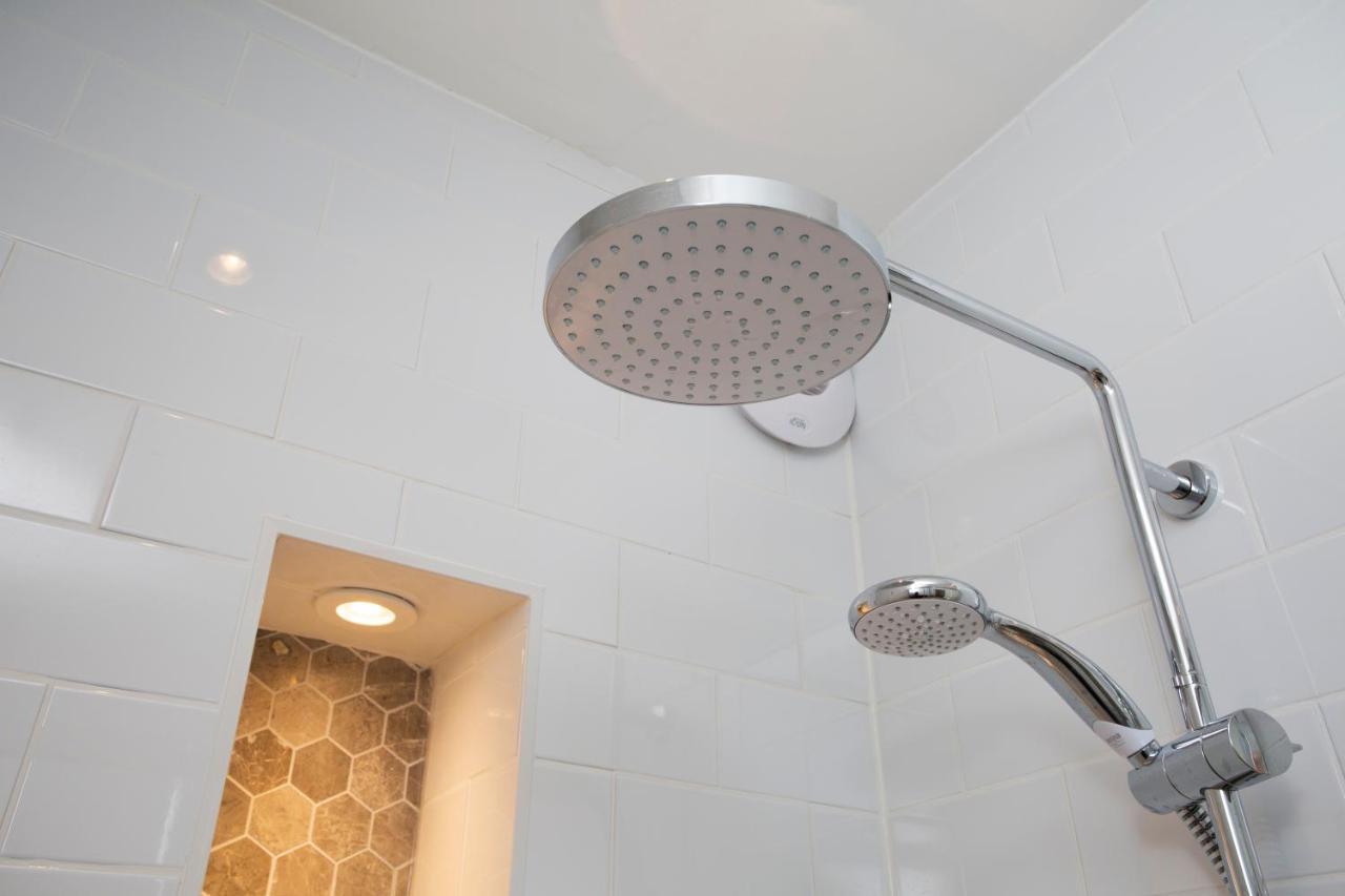 1 Bed Georgian Apartment In Bath City Centre Exterior foto